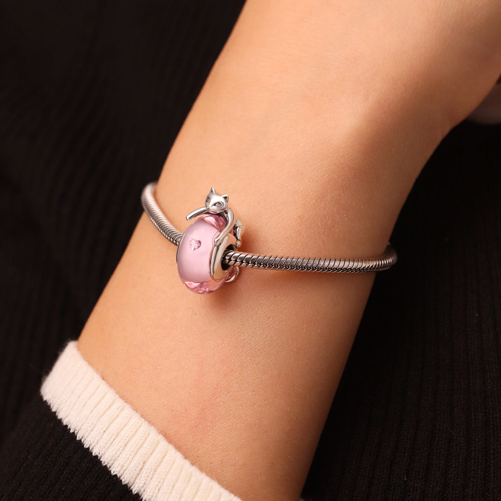 Gnoce Cute Cat Lying on Pink Glass Charm_5