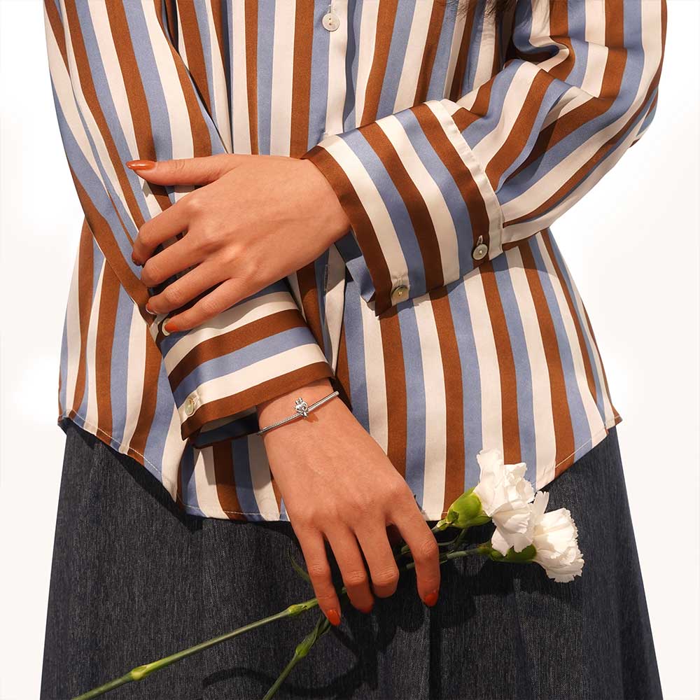 Gnoce Happy Family Embraces Charm_4