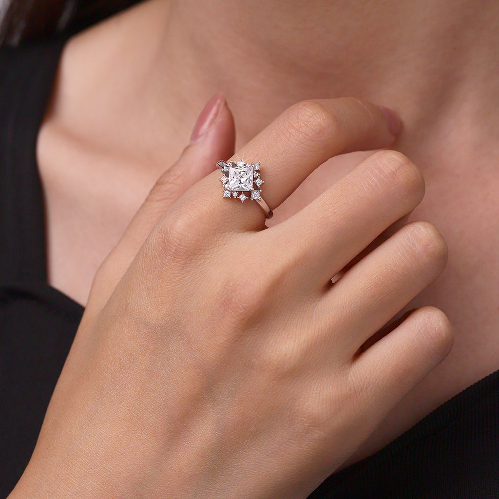 Gnoce Classic Pagoda-Cut White Zirconia Ring_4
