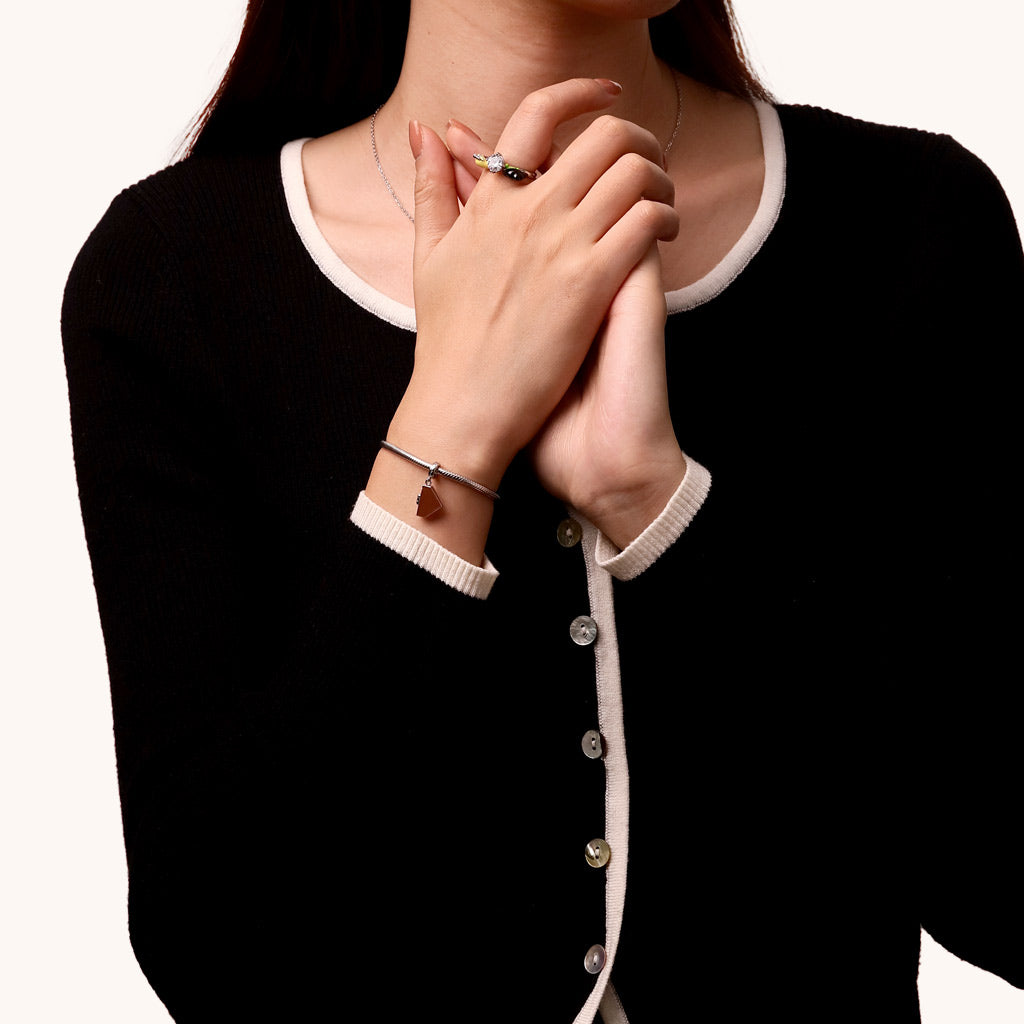 Gnoce Wicked Elphaba Grimmerie Spell Book Pendant Dangle Charm    _6