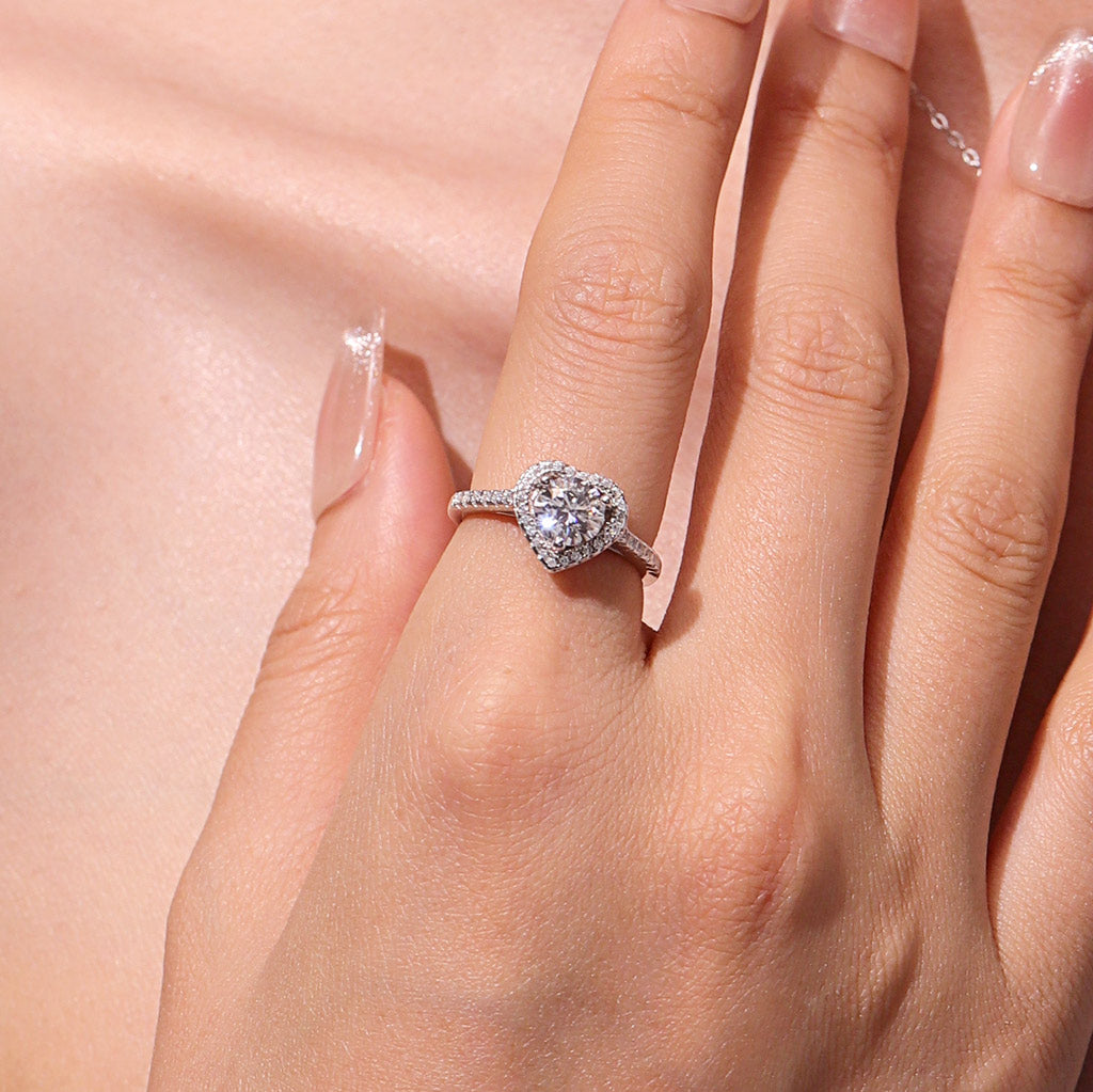 Gnoce Brilliant Hearts 1Ct Heart Cut VVS Moissanite Halo Engagement Ring_6