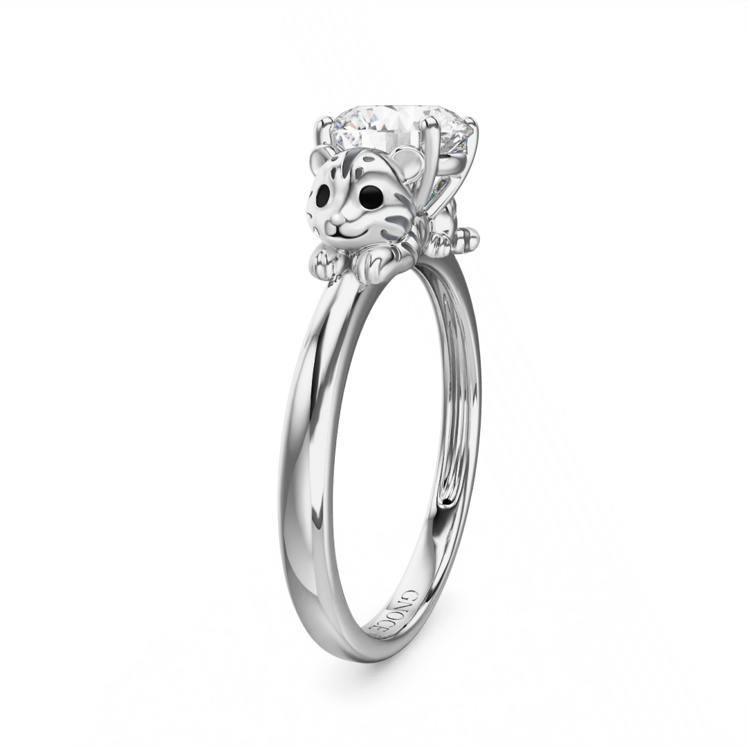 Gnoce White Tiger Embraces Moissanite Round Cut Ring_4