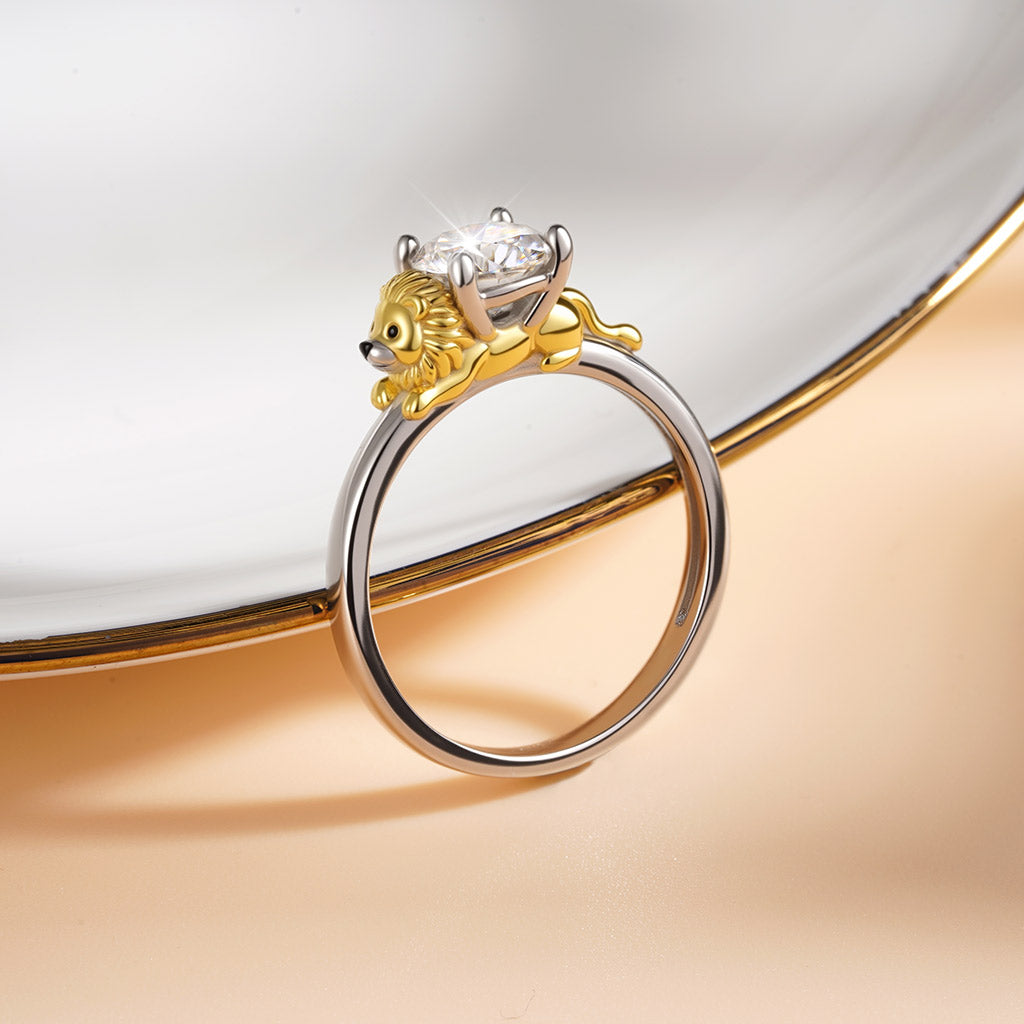 Gnoce Lion Embraces Moissanite Round Cut Ring_7