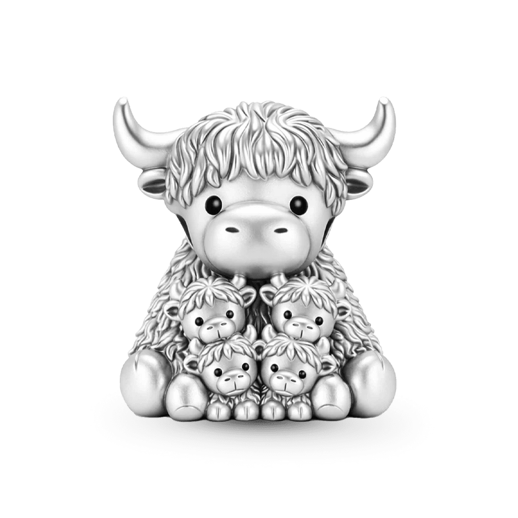 Gnoce Highland Cow Embraces Four Babies Charm_1