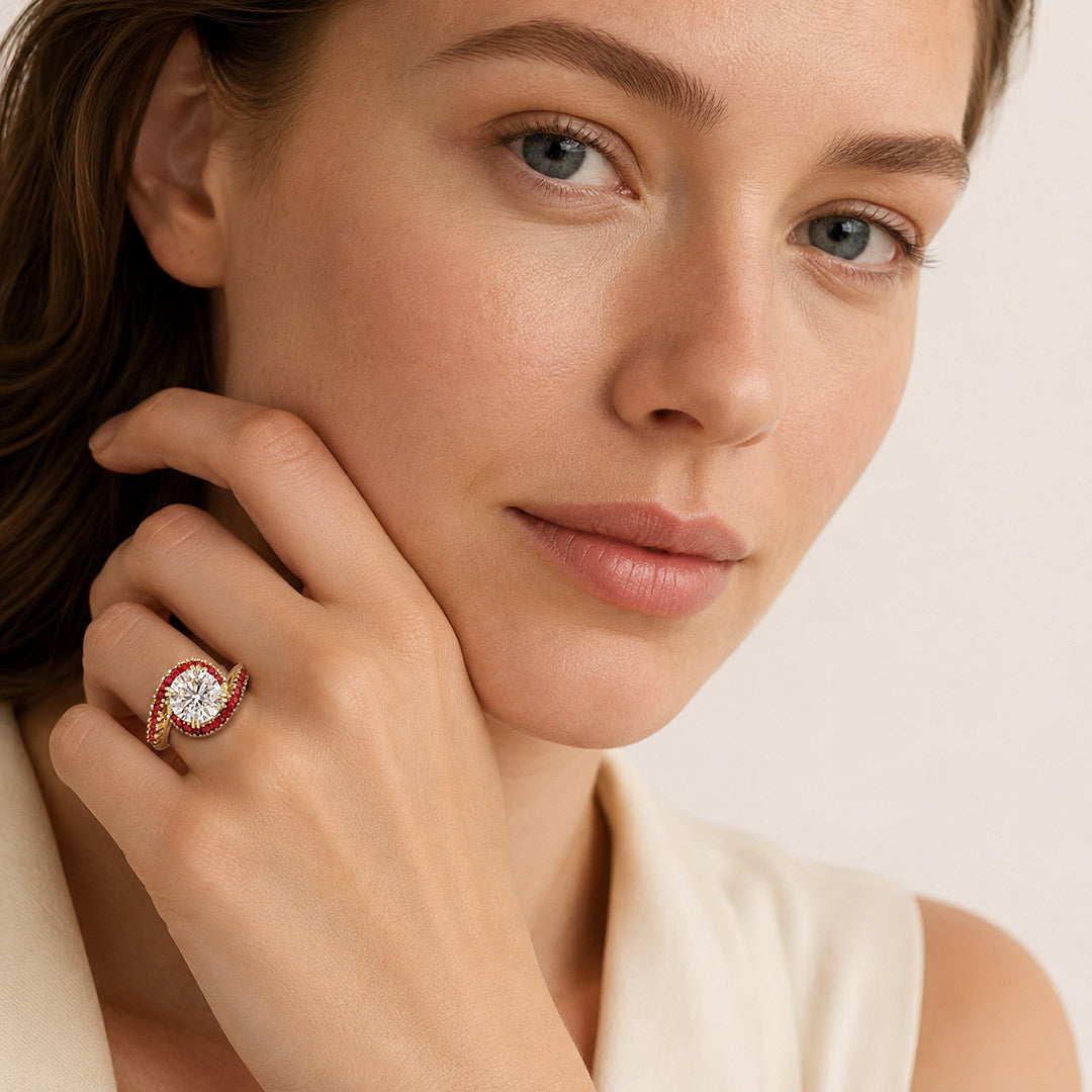 Gnoce Round Cut Moissanite with Ruby Halo Twisted Shank Ring_3