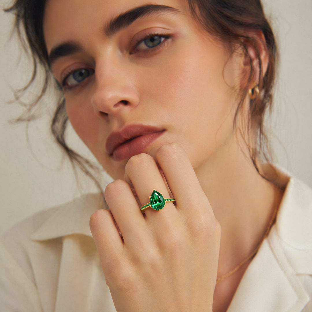 Gnoce Pear Cut Emerald Ring_3