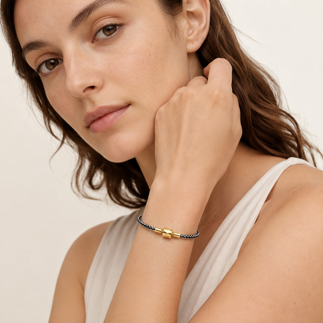 Gnoce Black‑Light‑Blue Two‑Tone Round Snap‑Lock Basic Bracelet_3
